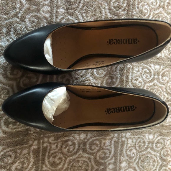 They’re so cute,you won’t get tiered of walking for a long time..with them ! - Picture 3 of 3